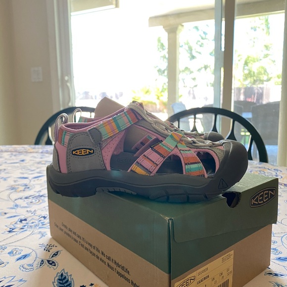 Keen Venice H2 Girls Youth Sandals- Like New, Size 1 - Picture 2 of 6